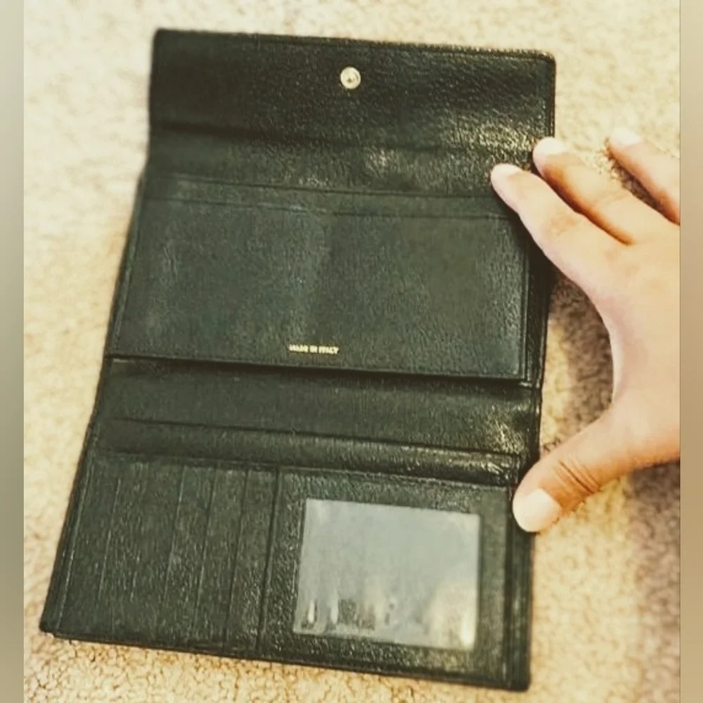 Kate Spade Black Pebbled Leather Wallet – Made in Italy – EUC